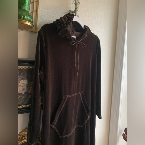 Vintage long sleeve velour dress with kangaroo pocket + drawstring hoodie - Picture 6 of 13
